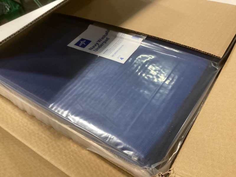 Condition photo showing New/Like New for Medline Sofnit 300, Pack of 4 Large Washable Blue Underpads, 34”x 48” for use as reusable pet pads, reusable bed pads, great for dogs, cats and bunnies 34" x 48" (Pack of 4) Navy