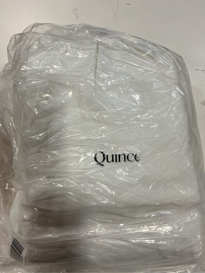 Condition photo showing Good Condition for european linen double flange duvet cover set, king/cal king, white