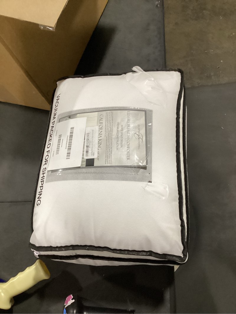 Condition photo showing Good Condition for l lovsoul goose feather down fiber comforter oversize king size, 100% organic cotton fabric duvet insert,1200tc,750+fill power, hotel collection, all season white bedding comforters with 8 tabs oversized king(116x98inches) white/all season