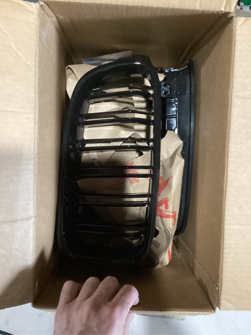 Condition photo showing Good Condition for newyall front bumper honeycomb left and right fog light grille cover trim bezel for audi a6 quattro s6 c7 s-line 2016 2017 2018