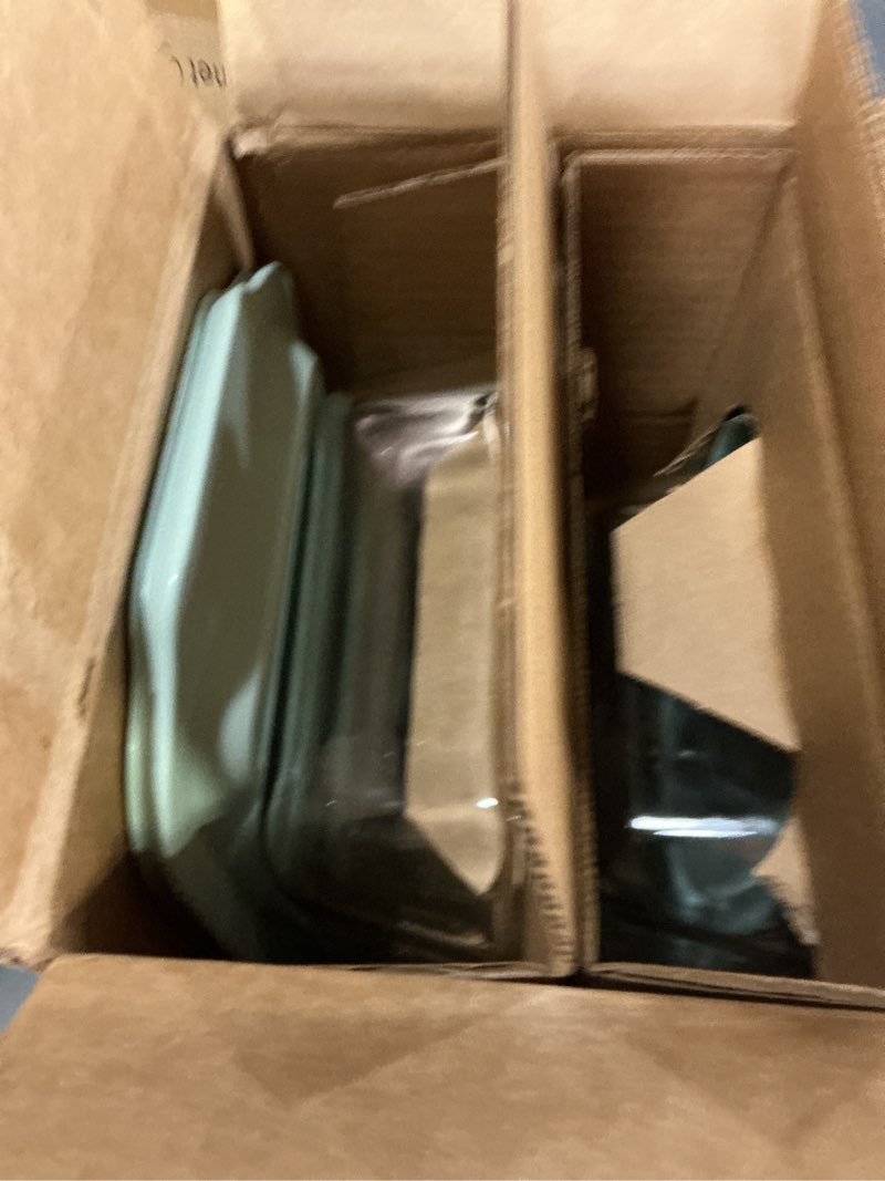 Condition photo showing Good Condition for Pyrex Deep 6-piece Glass Baking Dish Set with Green Sage Lids