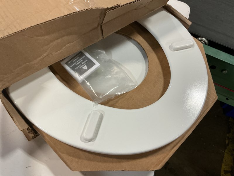Condition photo showing Good Condition for mayfair slow close round white molded wood toilet seat