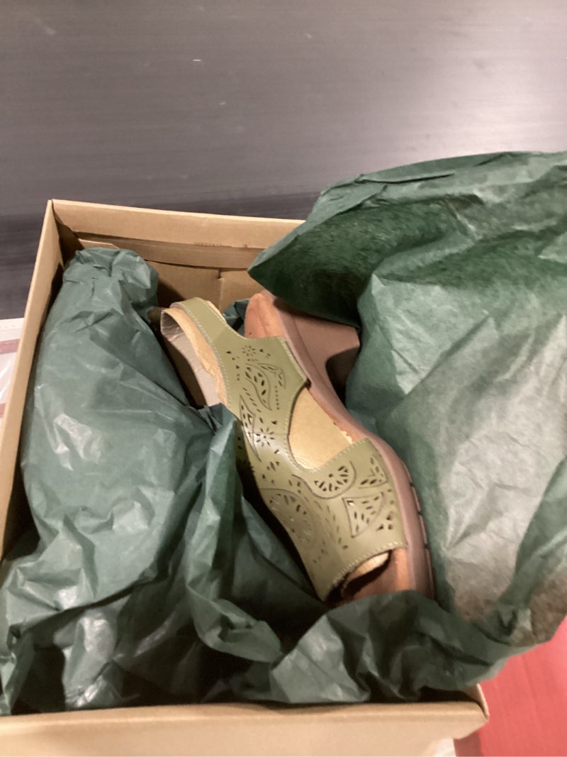 Condition photo showing As Is for Cobb Hill Corria Women's Sandal 9.5 Dark Green