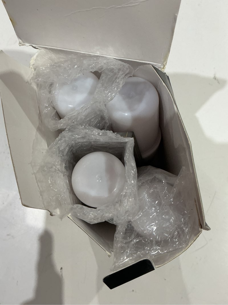 Condition photo showing Good Condition for hoogalife flame light bulbs, e26 led light bulb with effect of real candle fire light, 4w flame bulb with upside down effect, for christmas halloween home party holiday house room porch 4 pack