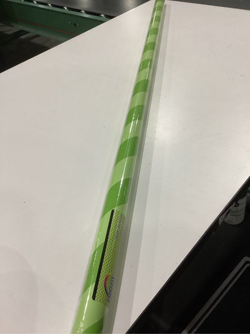 FADELESS bulletin board paper green chic chevron