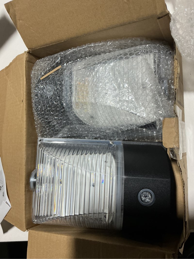 Condition photo showing Good Condition for CINOTON 26W LED Wall Pack Light with Dusk to Dawn Sensor, 3CCT 3000K/4000K/5000K, 26W/18W/13W Switchable, [100-277Vac] IP65 Waterproof Outdoor Security Flood Lighting for Garage Warehouse 2 Pack Black 2 Pack-3CCT