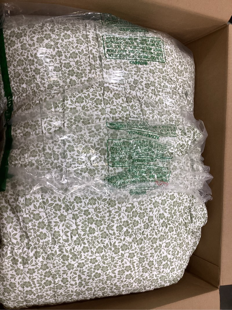 Condition photo showing Good Condition for EVERGRACE Boho Comforter Set King Size 7 Piece, Shabby Chic Tufted Comforter Set with Sheets, Diamond Embroidery Bedding Set, All Season Soft Microfiber Complete Bed Set, Sage Green, 90"x104" King Sage Green - Diamond