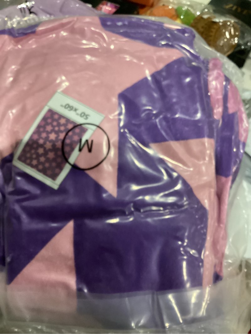 Condition photo showing Good Condition for Army Green Camo Throw Blanket Military Camouflage Bed Blanket Ultra Soft All Season Warm Light Weight Cozy Plush Blankets for Home Bedroom Sofa Chair Travel 50"x60" 60"x50" Army Green Camo