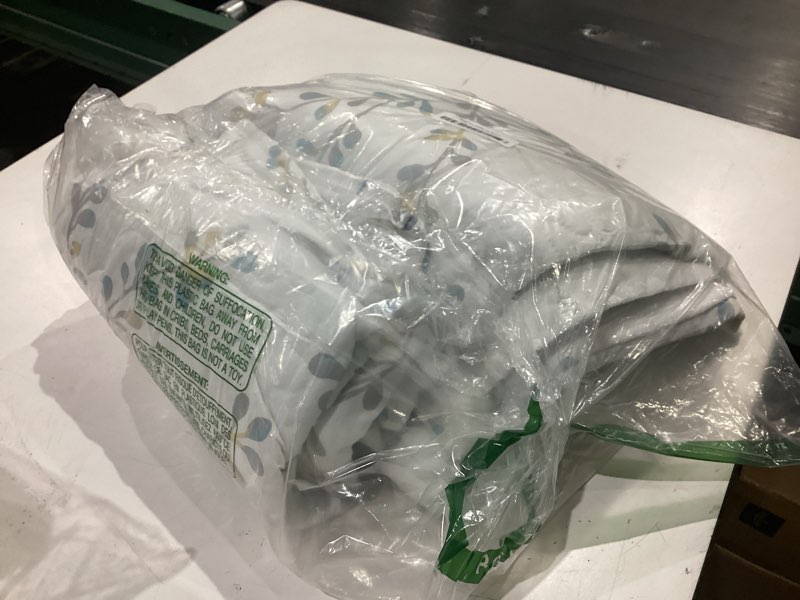 Condition photo showing As Is for exclusivo mezcla reversible boho quilts queen size, white soft bedspreads lightweight coverlet all season flowers quilt bedding set with printed floral pattern (1 quilt, 2 pillow shams) floral white queen (92"x96")