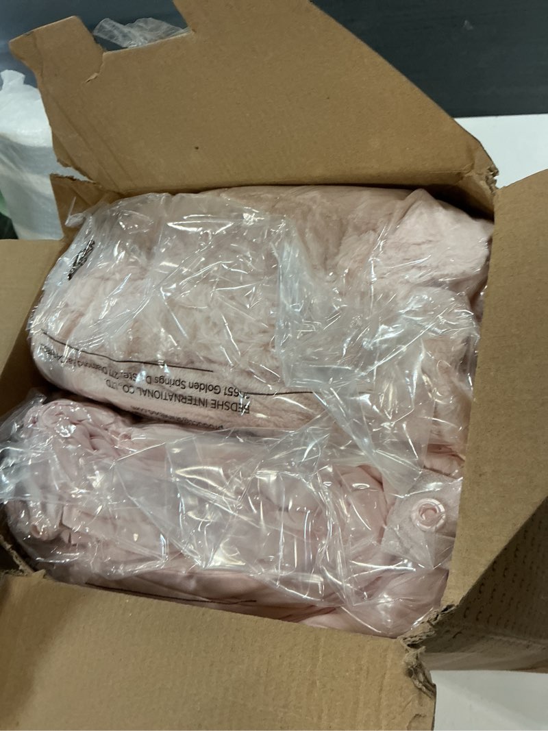 Condition photo showing Good Condition for bedsure gentlesoft™ 2-in-1 queen comforter set and detachable fluffy blanket, pink bedding set for all season use, snaptech design for space saving (includes 2 pillow shams, 2 pillowcases) queen 06 - pink
