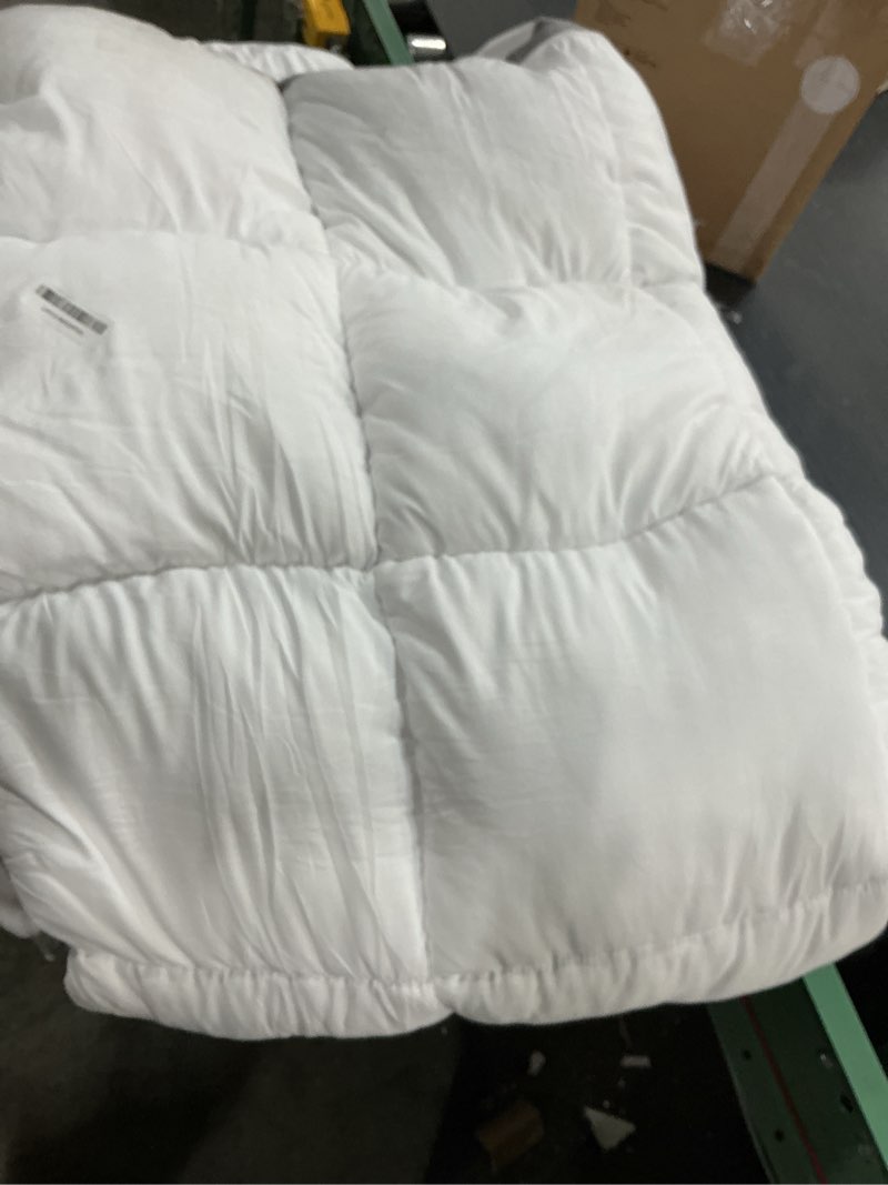 Condition photo showing Good Condition for 4 Inch Memory Foam Mattress Topper King Size - 2000 GSM Pillow Top Mattress Topper Extra Thick Suppo