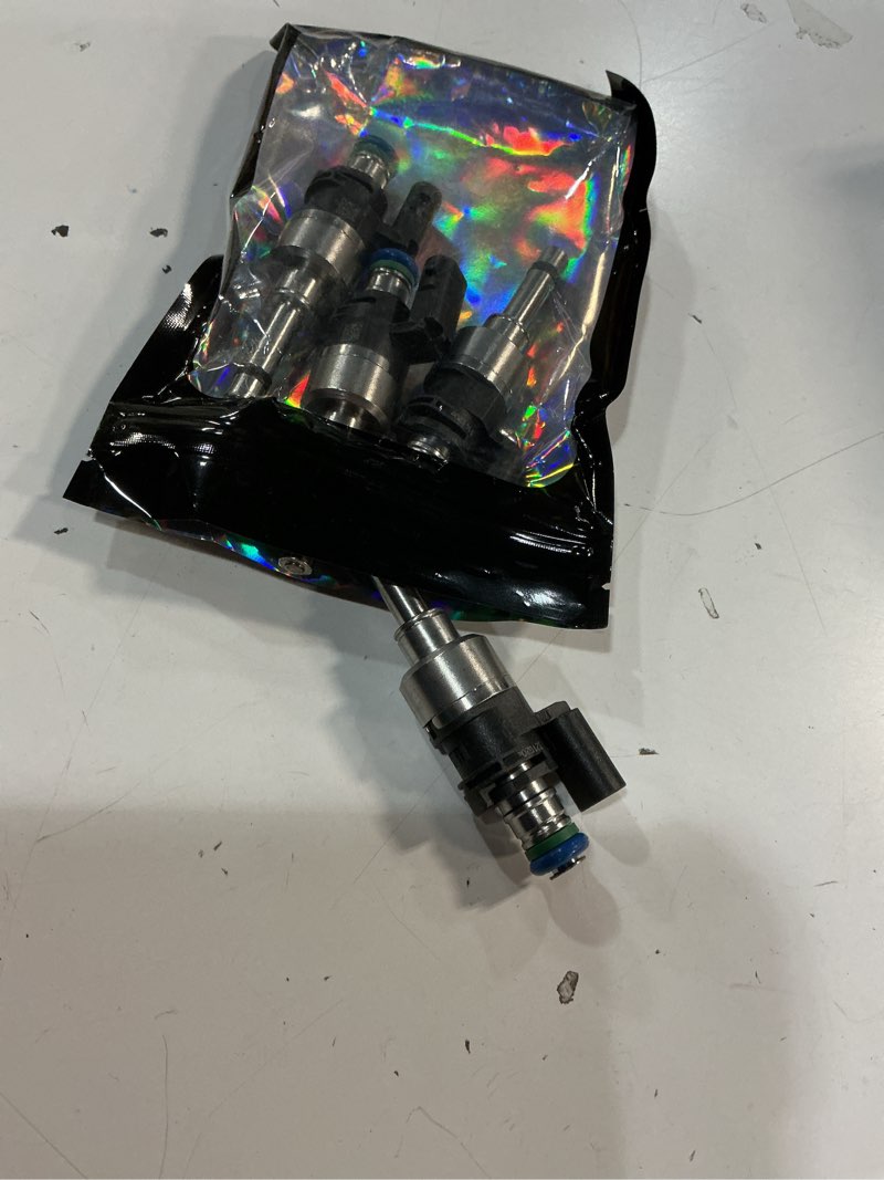Condition photo showing Good Condition for fuel injectors fj321 set of 4 compatible with ford taurus 2001 escape 2001-2004 mercury sable 2001 3.0l v6# replace yl8z9f593cc cm5059 800-1324n 8001324n yl8z9f593cb 2f1e-a7a 2f1ea7a