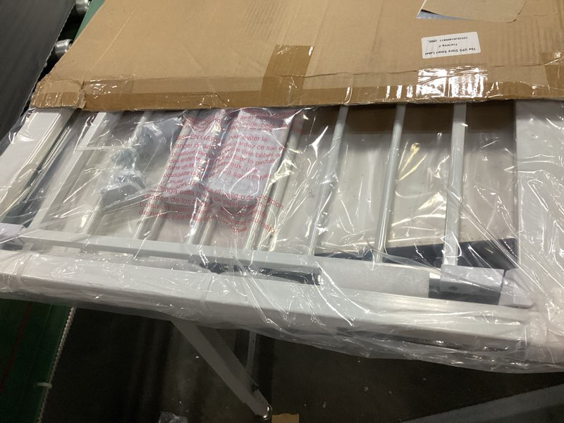 Condition photo showing Good Condition for 26-40" pressure mounted baby gate for stairs, pressguard dog gate