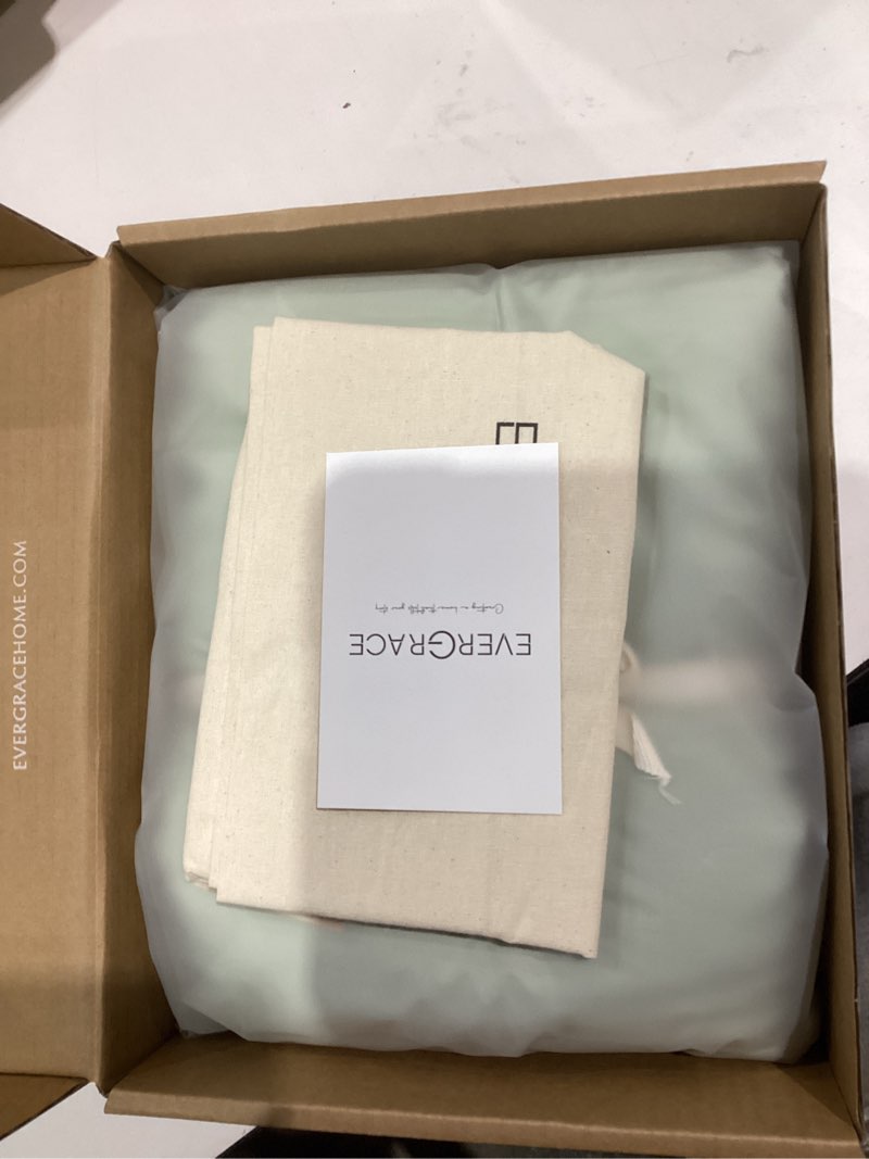 Condition photo showing New/Like New for EVERGRACEHOME Tencel Lyocell Cooling Duvet Cover Set Queen Size 3 Piece, 100% Natural Eucalyptus Lyocell Fiber from Austria, Luxury Silky Soft Comforter Cover with 2 Shams, Sage Tea Green, 92"x88" Sage Tea Green Full/Queen (92" x 88")