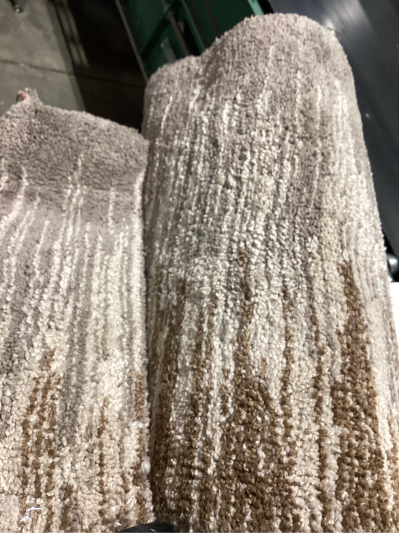 Condition photo showing Good Condition for origin 21 blurring rust 5 x 8 (ft) copper indoor area rug