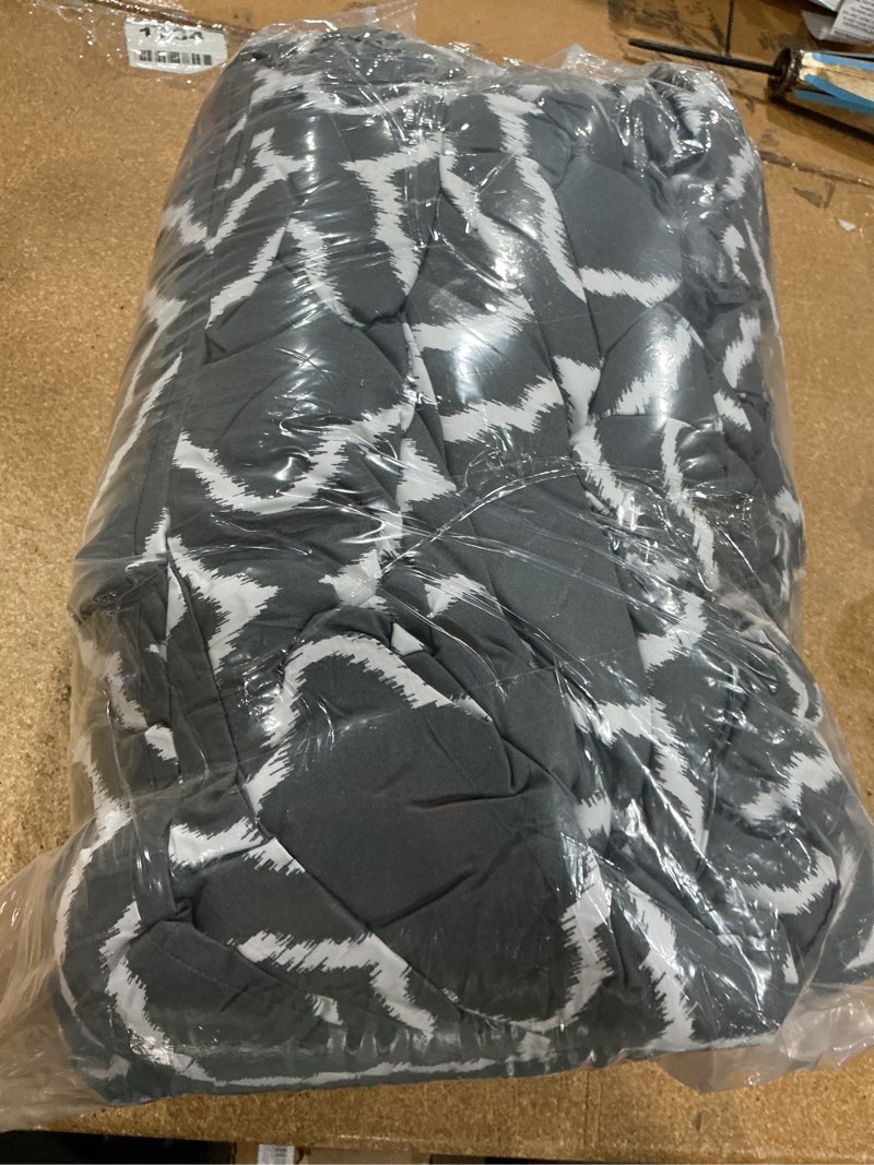 Condition photo showing Good Condition for bedsure full comforter set 3 pieces - black quatrefoil comforters full size, lightweight bedding sets for all season, bed in a bag with comforters, sheets, pillowcases