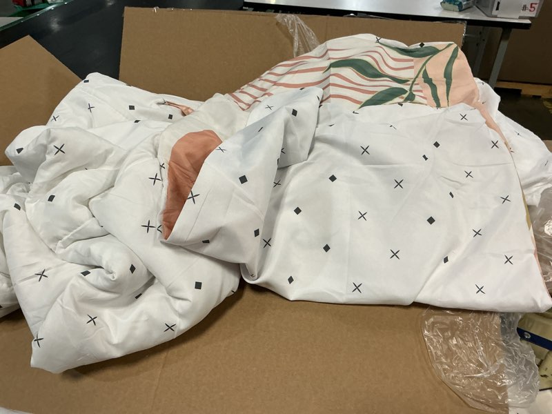 Condition photo showing Good Condition for ( 6 pieces ) geometric leaves 100% cotton comforter cover king for kids teens adults,abstract modern art duvet cover,mid century pink green bedding set,minimalist aesthetic bed set 2 pillow shams cozy salmon green gold king