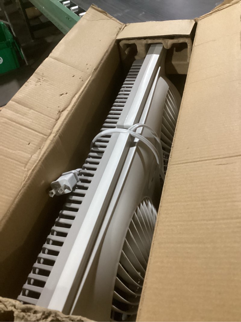 Condition photo showing Good Condition for Bionaire Window Fan with Reversible Airflow Blades – 3-Speed Settings, Programmable Thermostat, LED Display, Remote Control, Fits 24–36" Windows, No Assembly Required White 2 Blades Electronic control with LCD screen Window Fan