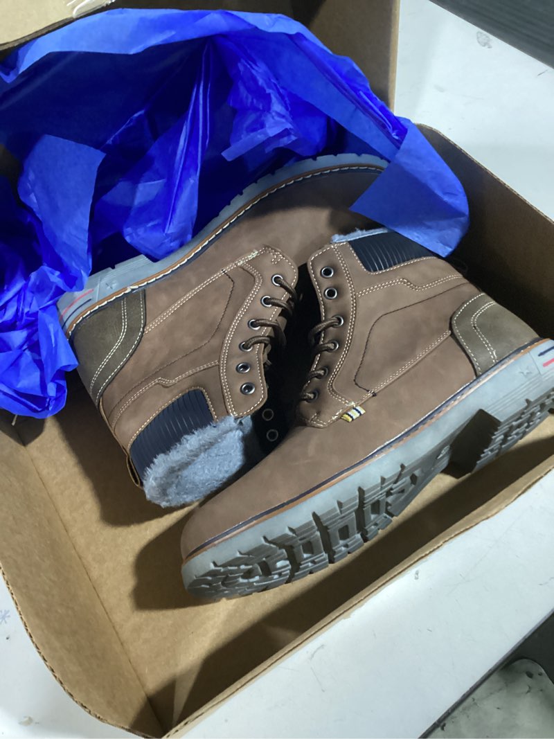 Condition photo showing Good Condition for Columbia Men's FAIRBANKS OMNI-HEAT Hiking Shoe 9.5 Nori/Canyon Gold