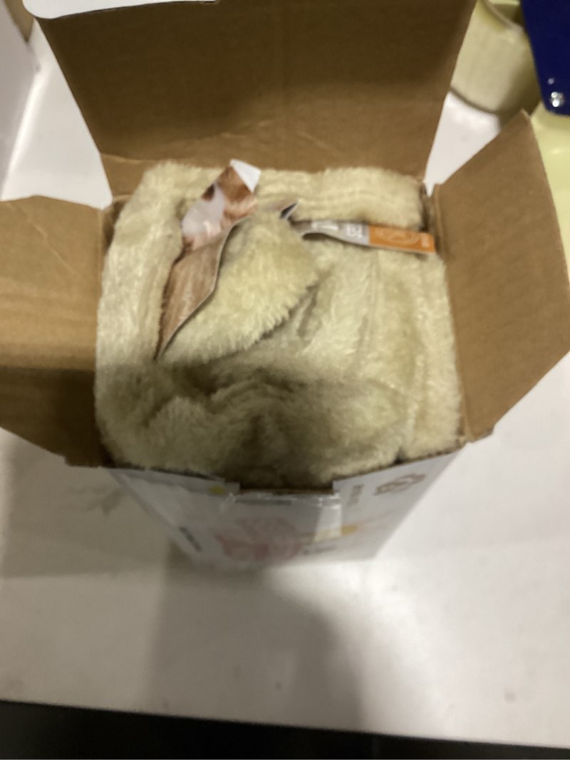 Condition photo showing Good Condition for Self Warming Cat Bed Self Heating Cat Dog Mat 24 x 18 inch Extra Warm Thermal Pet Pad for Indoor Outdoor Pets with Removable Cover Non-Slip Bottom Washable Non Electric 24.0"L x 18.0"W x 1.0"Th Beige
