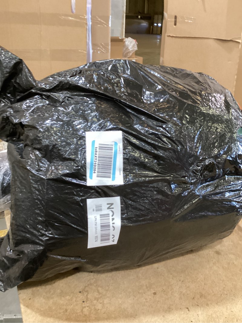 Condition photo showing Good Condition for 120x128 oversized king comforter, extra large king size comforter oversized, all season soft lightweight quilt down alternative duvet insert with 8 corner tabs(120x128, emerald green) 07 - emerald green oversized king plus(120''x128'')