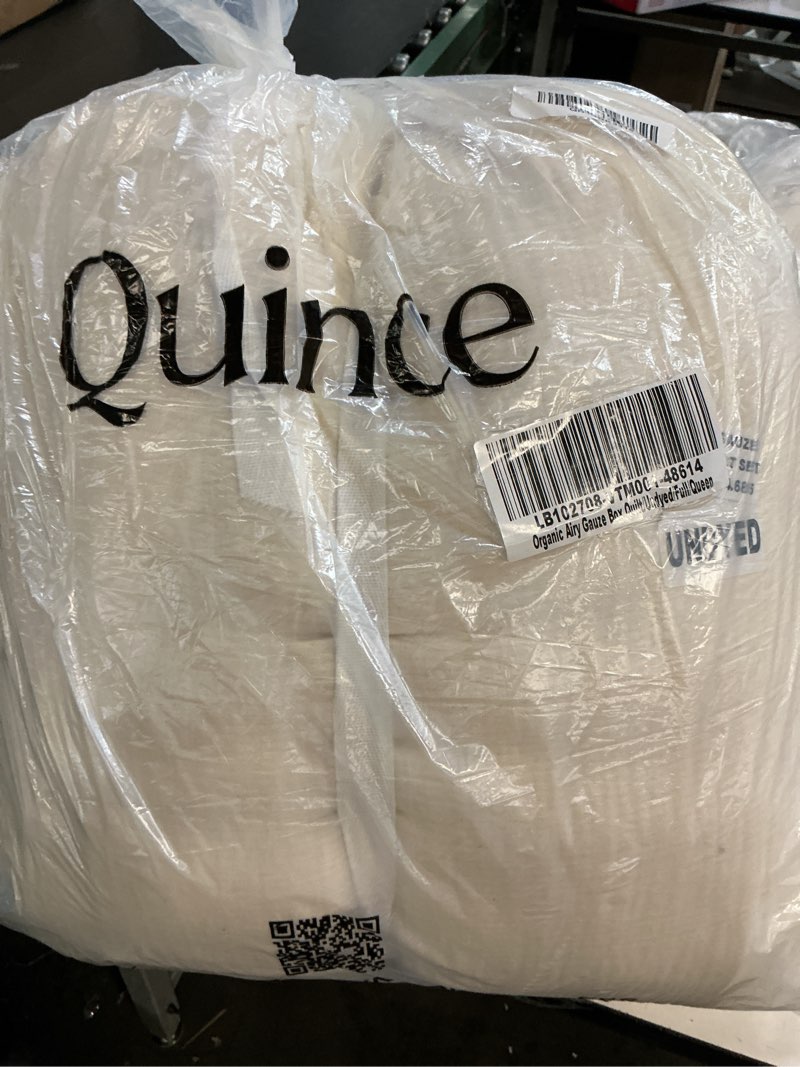Condition photo showing New/Like New for organic cotton gauze box quilt set, full/queen, undyed