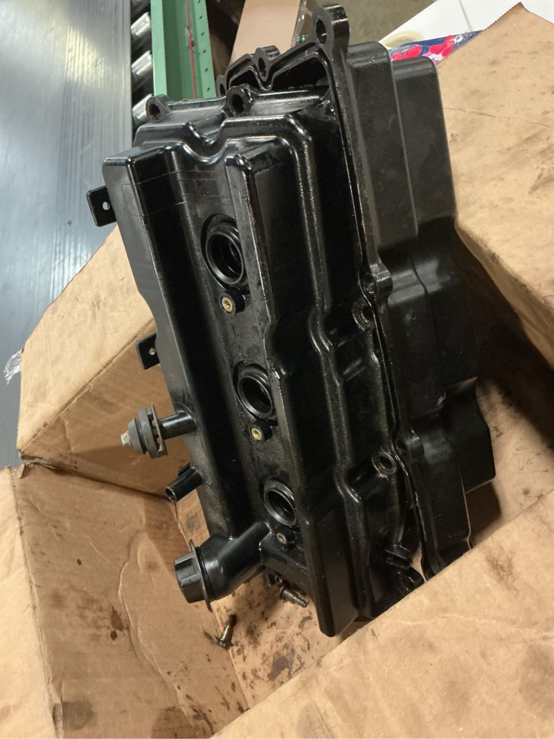 Condition photo showing As Is for mitzone 004-002+004-005a engine valve cover gasket set - 1 piece broken - read