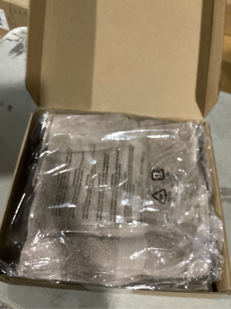 Condition photo showing Good Condition for Amazon Basics Fade Resistant Bath, Hand and Washcloth Towel Set, 100% Cotton, Set of 6, 30 x 54 inches, Taupe Organic 6-Piece Set Taupe