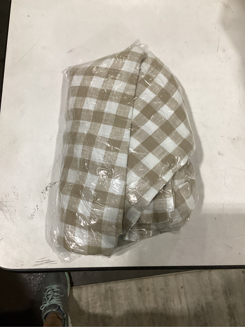Condition photo showing Good Condition for quince pillow case onlu picnic pattern 