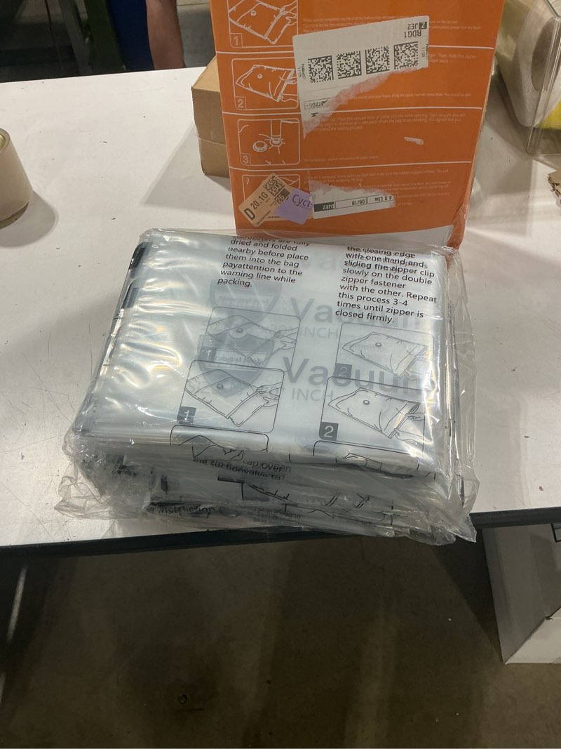 Condition photo showing Good Condition for gongshi vacuum seal bags for clothing travel & home storage, travel vacuum bags with pump,space saver for blankets, comforters, pillows, clothes,24 combo with electric pump