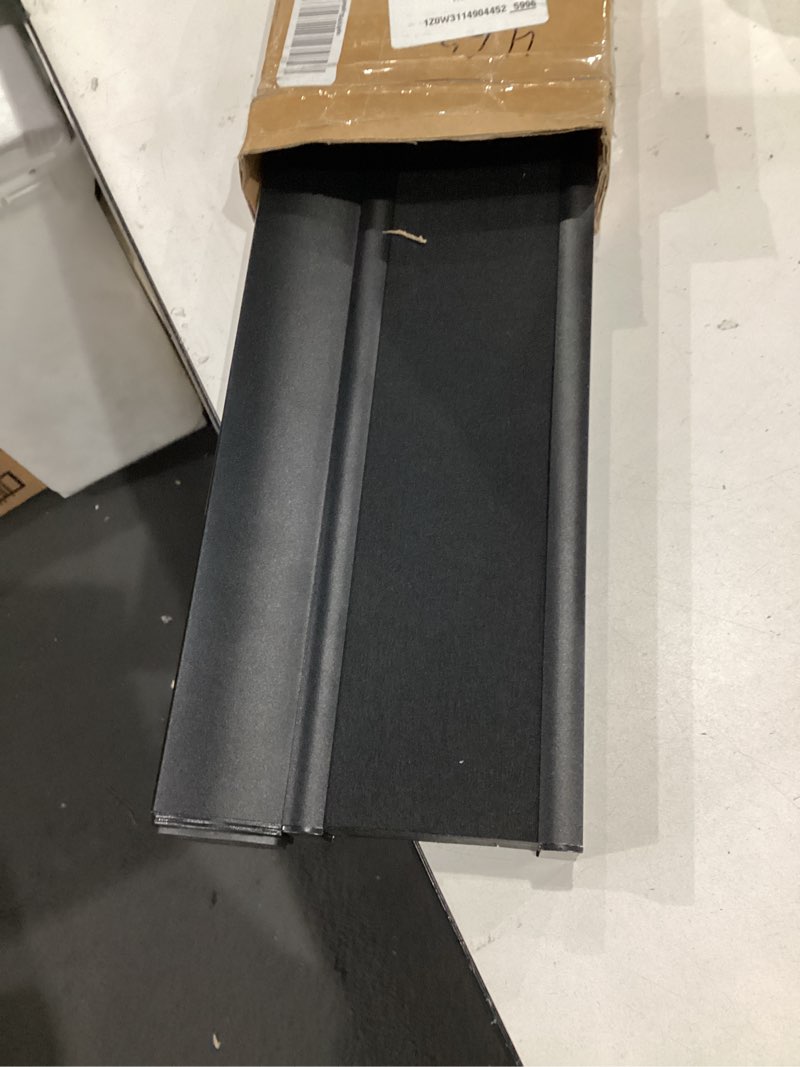 Condition photo showing Good Condition for classic vinyl blackout roller shades