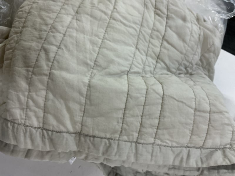 Condition photo showing New/Like New for organic cotton stripe stitch quilt, king/cal king, light grey