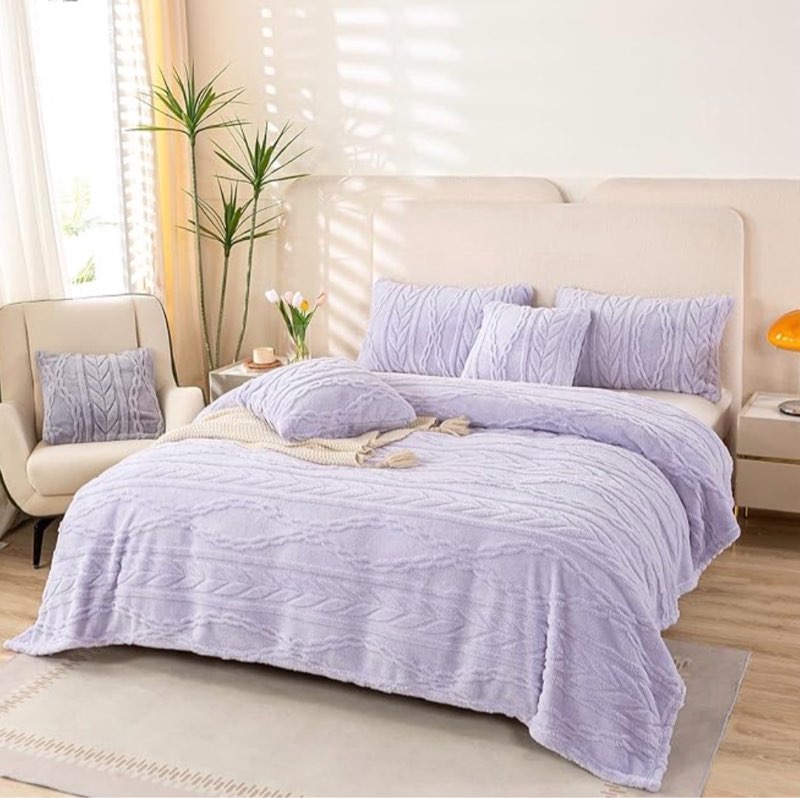 (Item similar))YUSOK Sherpa Blanket (without pillows), Super Soft  Stylish Design for Teens, Girls, Women, Sofa, Bed, Armchair, Men and Boys, Gift