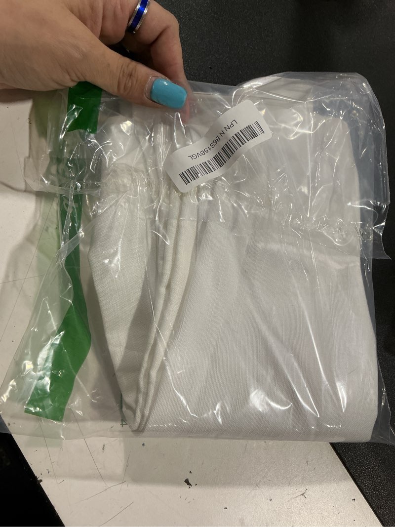 Condition photo showing Good Condition for solino home linen placemats set of 4 - classic hemstitch white placemats 14 x 19 inch - 100% pure linen table mats for mothers day, spring, easter, summer 01: white 14" x 19" (set of 4)