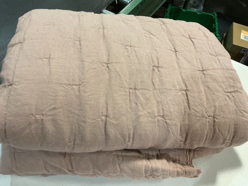 Condition photo showing Good Condition for quince european linen dream quilt, twin, dusty mauve