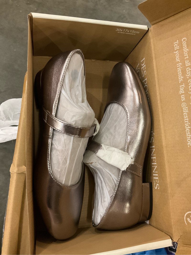 Condition photo showing Good Condition for LifeStride Womens Cameo Mj Mary Jane Flats 7.5 Pewter Metallic