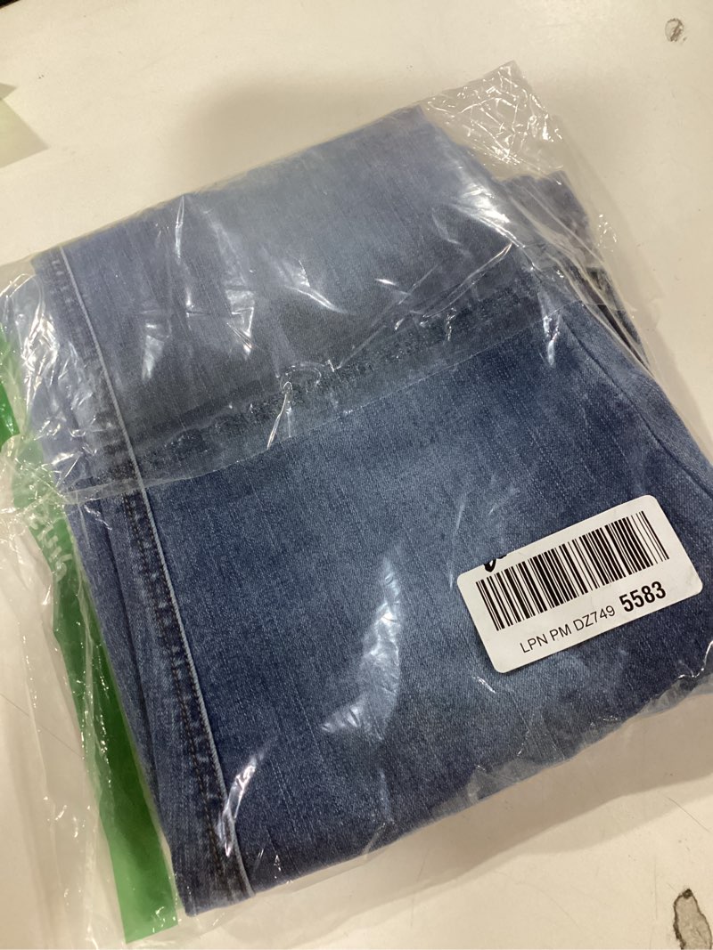 Condition photo showing Good Condition for Gloria Vanderbilt Womens Shape Effect Pull on High Rise Straight Leg Jean Standard 6 Short Sonoma Valley - Whiskers