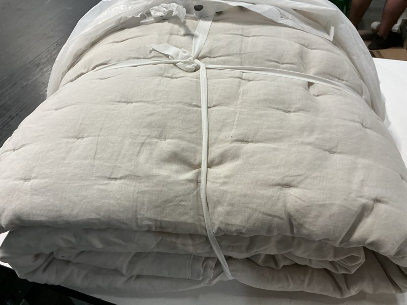 Condition photo showing Good Condition for european linen dream quilt, king/cal king, sand