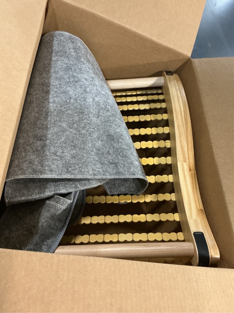 Condition photo showing Good Condition for soft and flexible sauna backrest made with bamboo blocks for steam sauna and infrared sauna, non-toxic sauna accessory