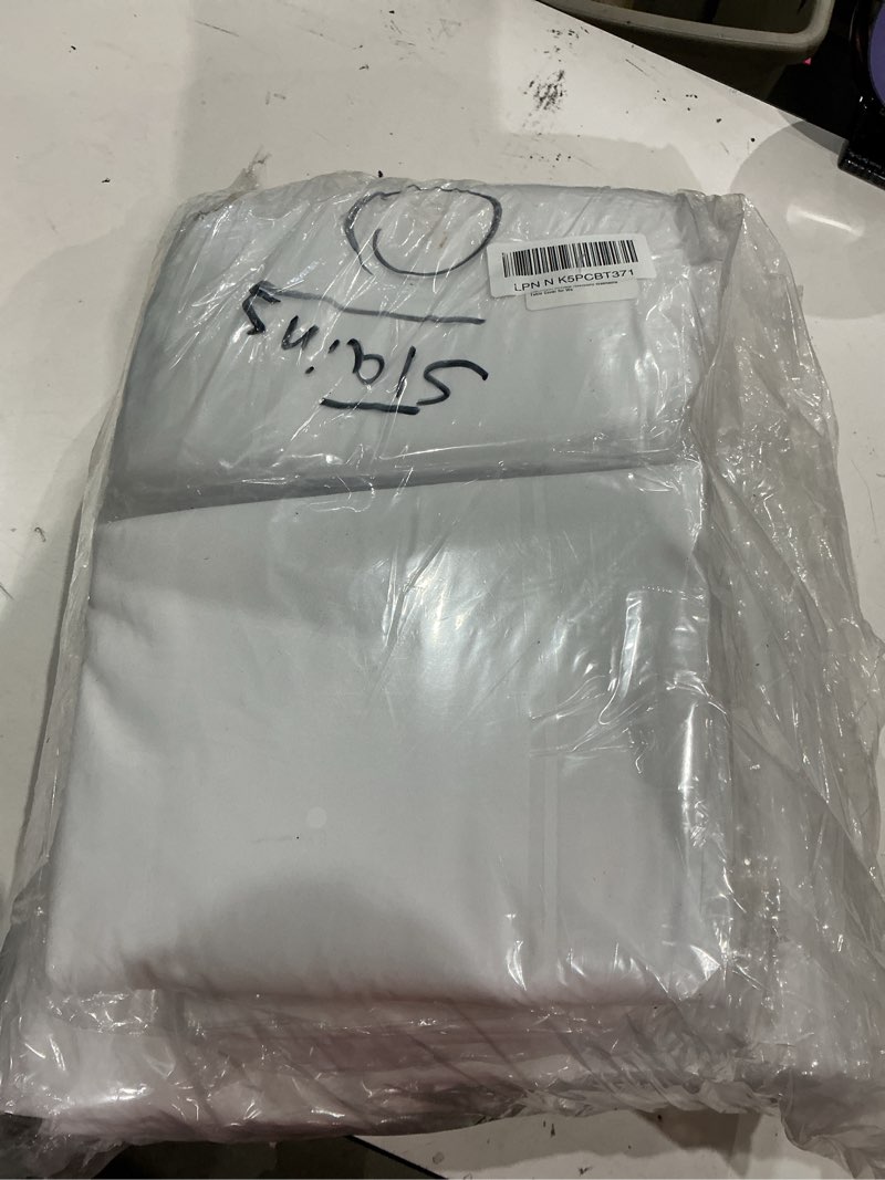 Condition photo showing As Is for (used)pesonlook 10 pack 120 inch white round table cloths, premium polyester round tablecloth wrinkle resistant washable table cover for wedding, party, dining,banquet,buffet table white 10 pack-120 inch round