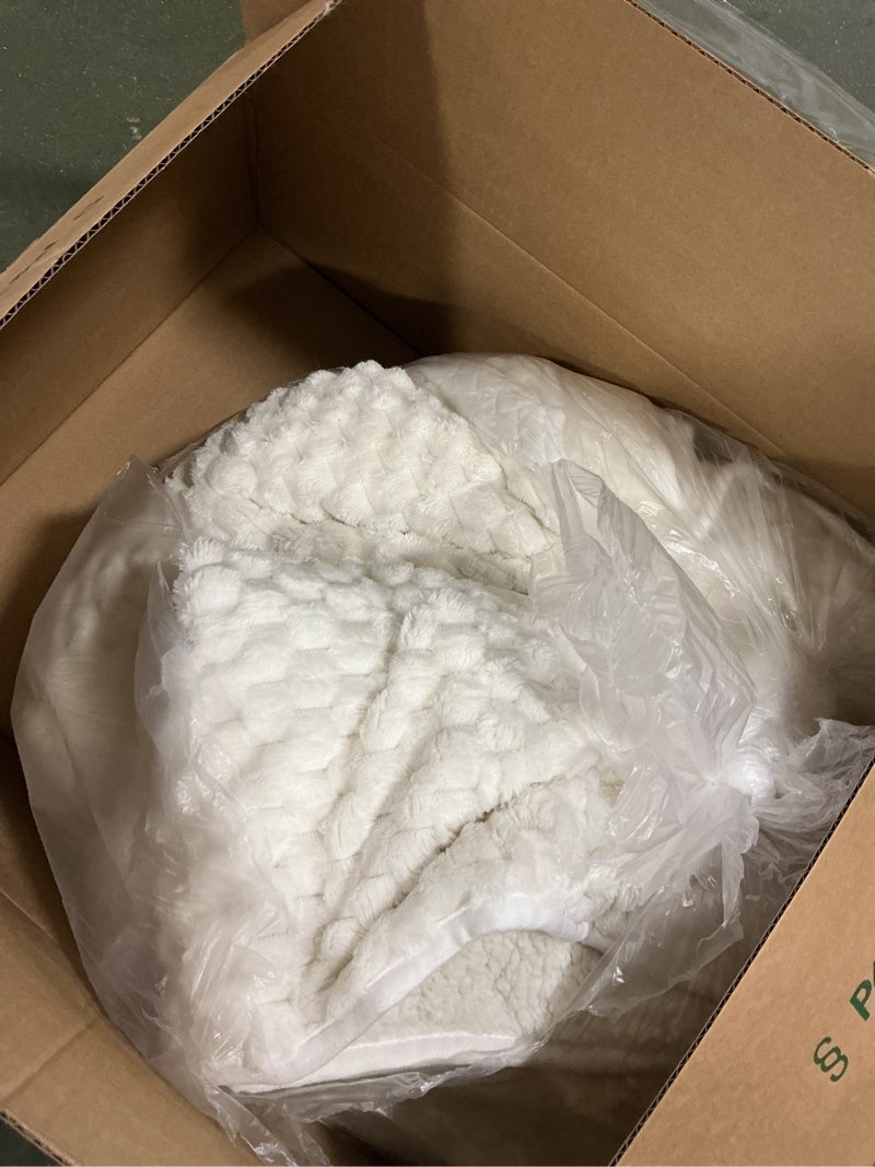 Condition photo showing Good Condition for Wemore Fleece Weighted Blanket for Adults (60" x 80" 15lbs, Cream White), Dual Sided Cozy Soft Sherpa Heavy Blanket with 3D Imitation Turtle Shell Warm Jacquard Flannel for Couch and Bed Cream White 60" x 80" 15lbs