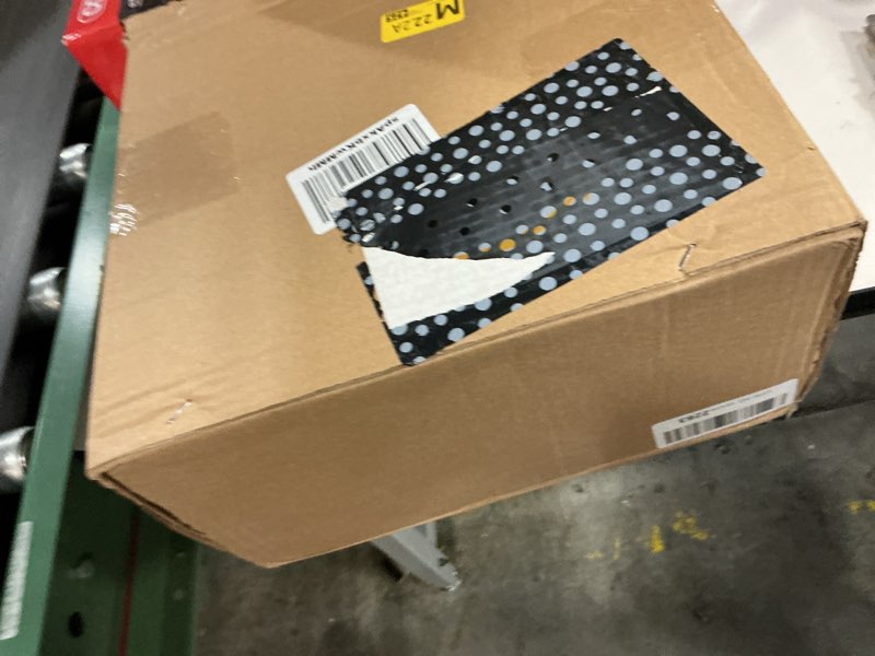 Condition photo showing New/Like New for gute hockey themed ceramic plate - fun hockey rink design with 3d net - durable, bpa-free, dishwasher safe - perfect for birthday gifts, and sports fans - dinner plate