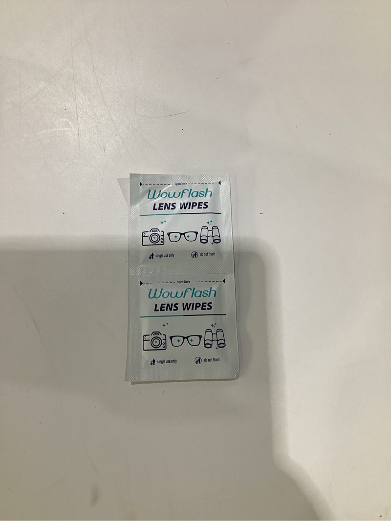 Condition photo showing Good Condition for 200 Count Lens Wipes for Eyeglasses, Eyeglass Lens Cleaning Wipes Pre-moistened Individually Wrapped Sracth-Free Streak-Free Eye Glasses Cleaner Wipes for Sunglass, Camera Lens, Goggles 200 Count (Pack of 1)
