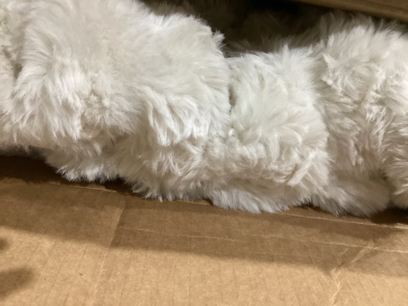 Condition photo showing Good Condition for (White fluffy blanket)  Bedsure GentleSoft White Throw Blanket for Couch - Cozy Fleece Throw Blanket for Women Girls, Valentines Day Gifts for Her Him, Birthday Gifts for Women, Room Home Boho Decor, Off White, 50x60 Inches Off White Throw (50" x 60")