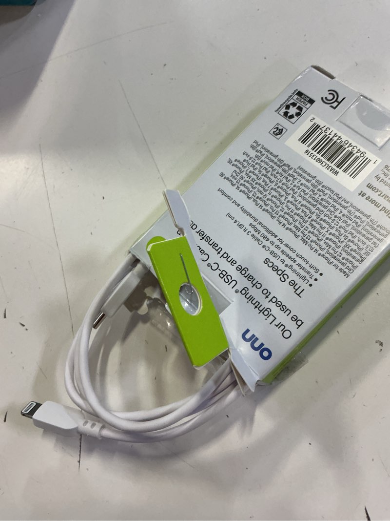 Condition photo showing Good Condition for onn lightning to usb-c charging and data cable for iphone  ipad  3 ft  white