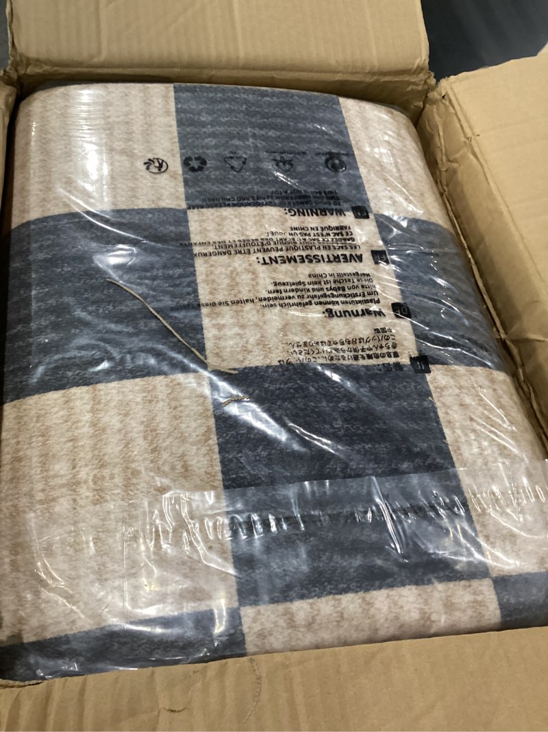 Condition photo showing New/Like New for livebox 9x12 area rugs for living room, checkered non-slip washable rugs, farmhouse neutral classic geometric large boys area rug for bedroom, carpet for living dining room office(black,9'x12') 9' x 12' (rectangular) black/checkerboard