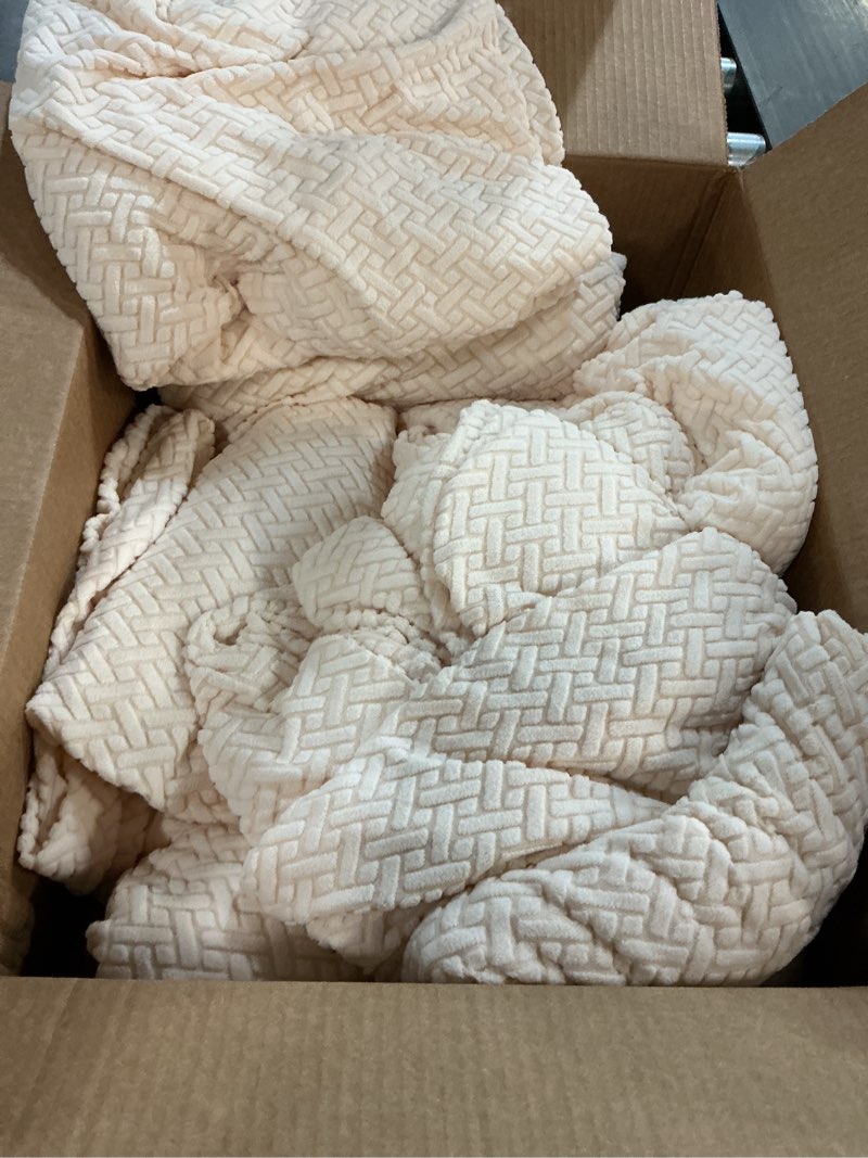 Condition photo showing Good Condition for 14pcs stretch patio cushion covers,outdoor couch covers replacement,outdoor couch & sofa slipcovers,for patio furniture cushion covers,washable reusable furniture protector (beige,cover only) 14pcs jacquard twill beige