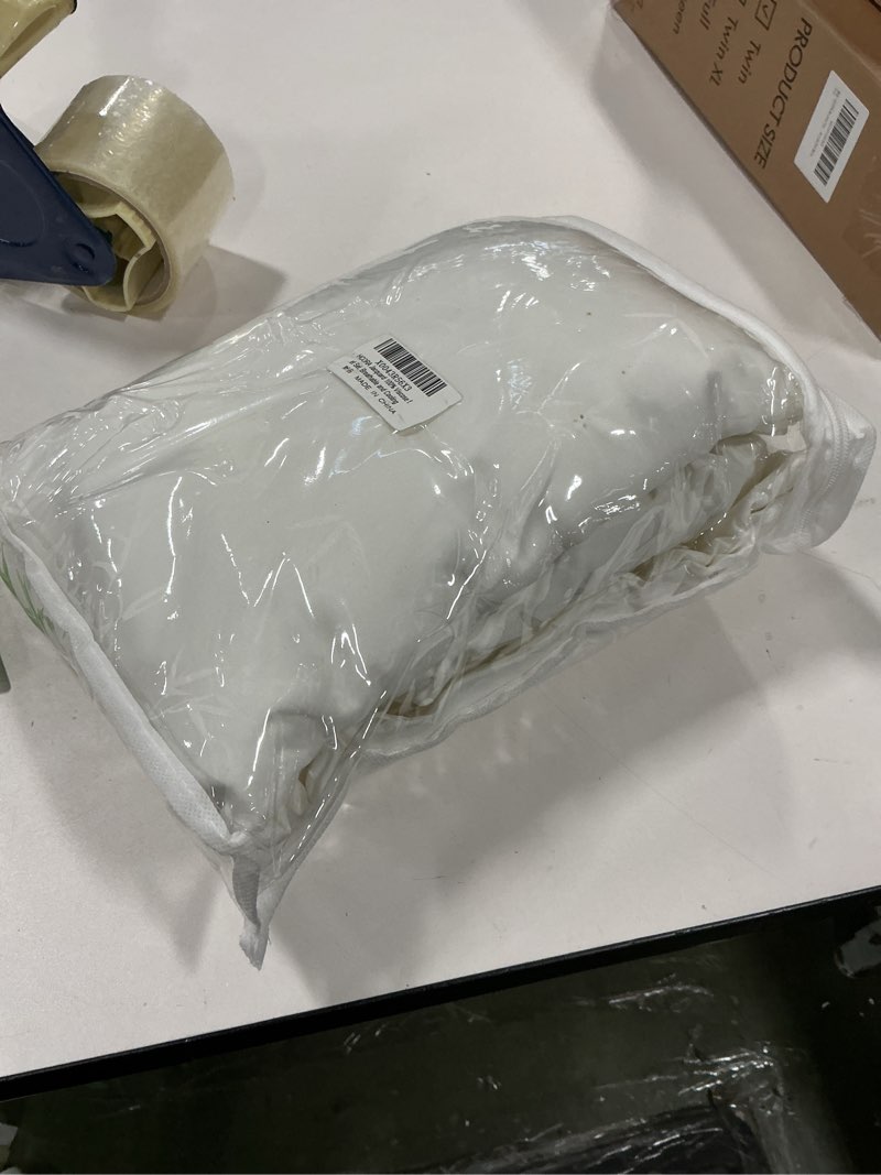 Condition photo showing New/Like New for 100% Viscose Derived from Bamboo Sheets for Hot Sleepers, 600 Thread Count Jacquard Weaving, 16" Deep Pocket, Silky Soft, Cooling and Breathable, King, White