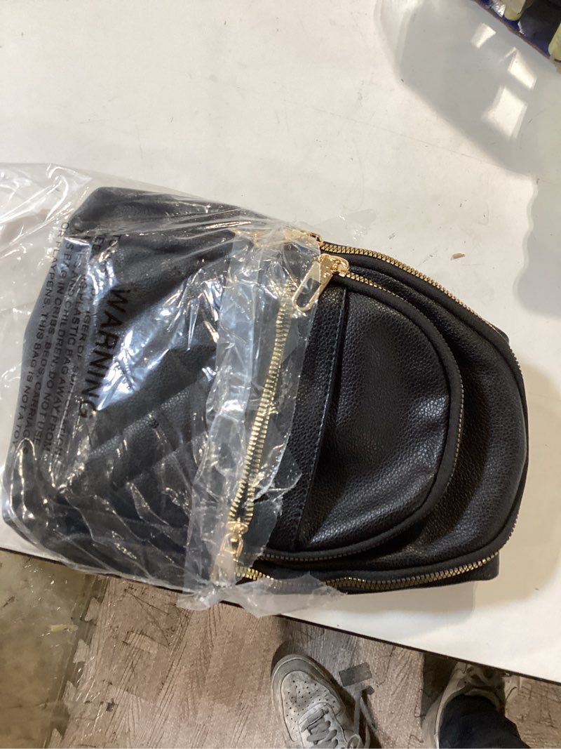 Condition photo showing Good Condition for sling bag for women crossbody leather fanny packs chest bag fashion sling backpack travel jasgood black