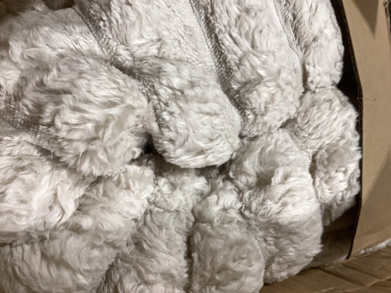 Condition photo showing Good Condition for Bedsure Gentlesoft™ 2-in-1 Oversized King Comforter Set and Detachable Fluffy Blanket, Beige Bedding Set for All Season Use, SnapTech Design for Space Saving (Includes 2 Pillow Shams, 2 Pillowcases) Oversized King 01 - Beige